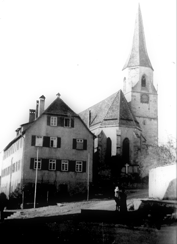 Alte Schule seit 1778 vor der Kirche